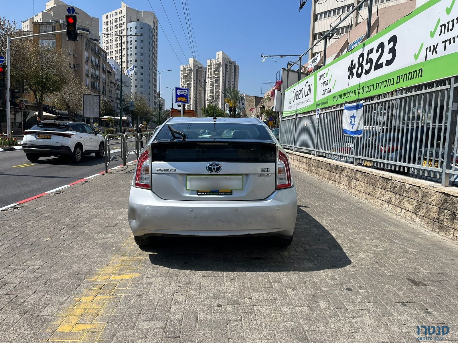 2014' Toyota Prius photo #5