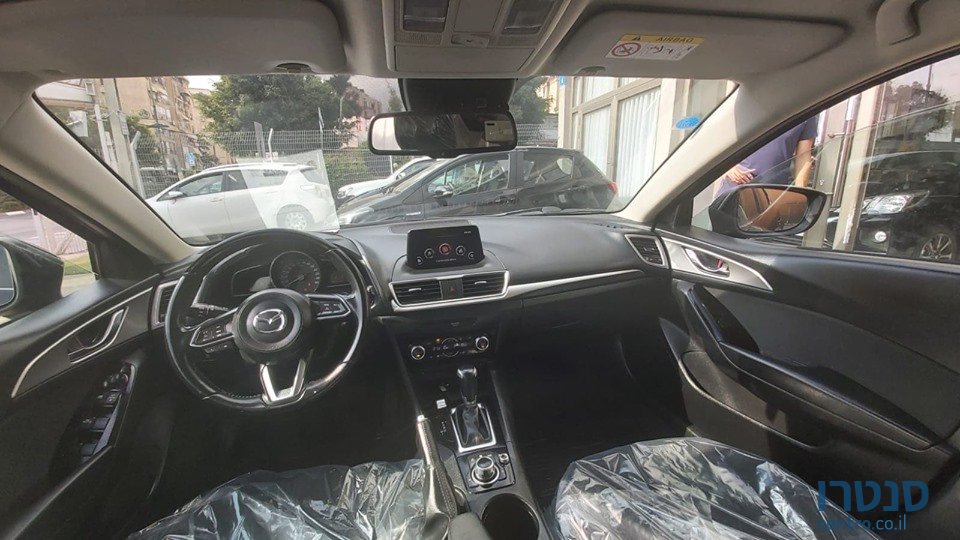 2017' Mazda 3 photo #3