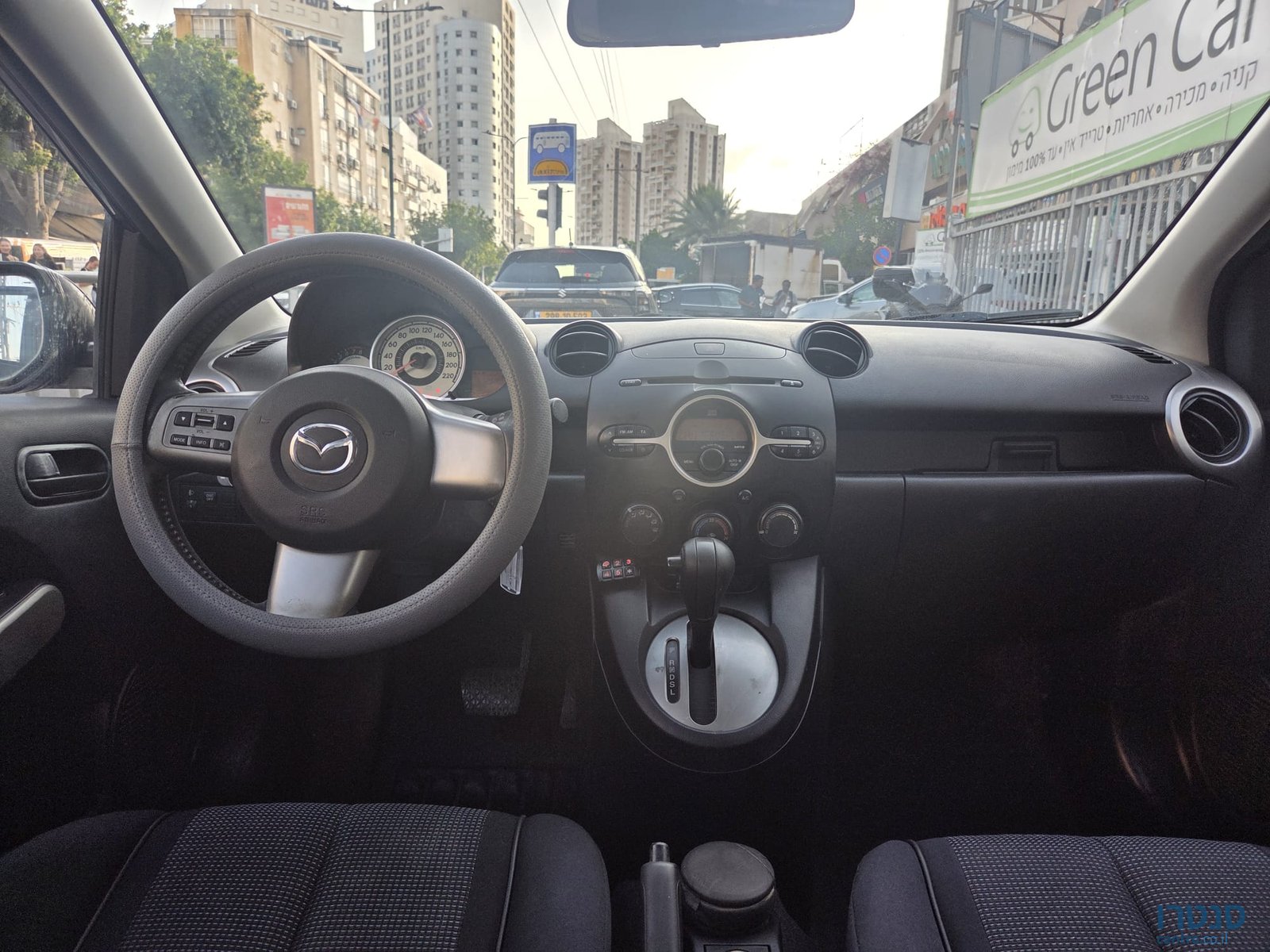 2010' Mazda 2 photo #2