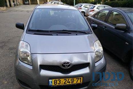 2010' Toyota Yaris טרה ידני photo #1