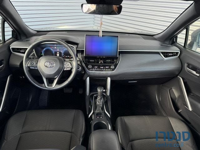 2024' Toyota Corolla Cross טויוטה קורולה קרוס photo #3