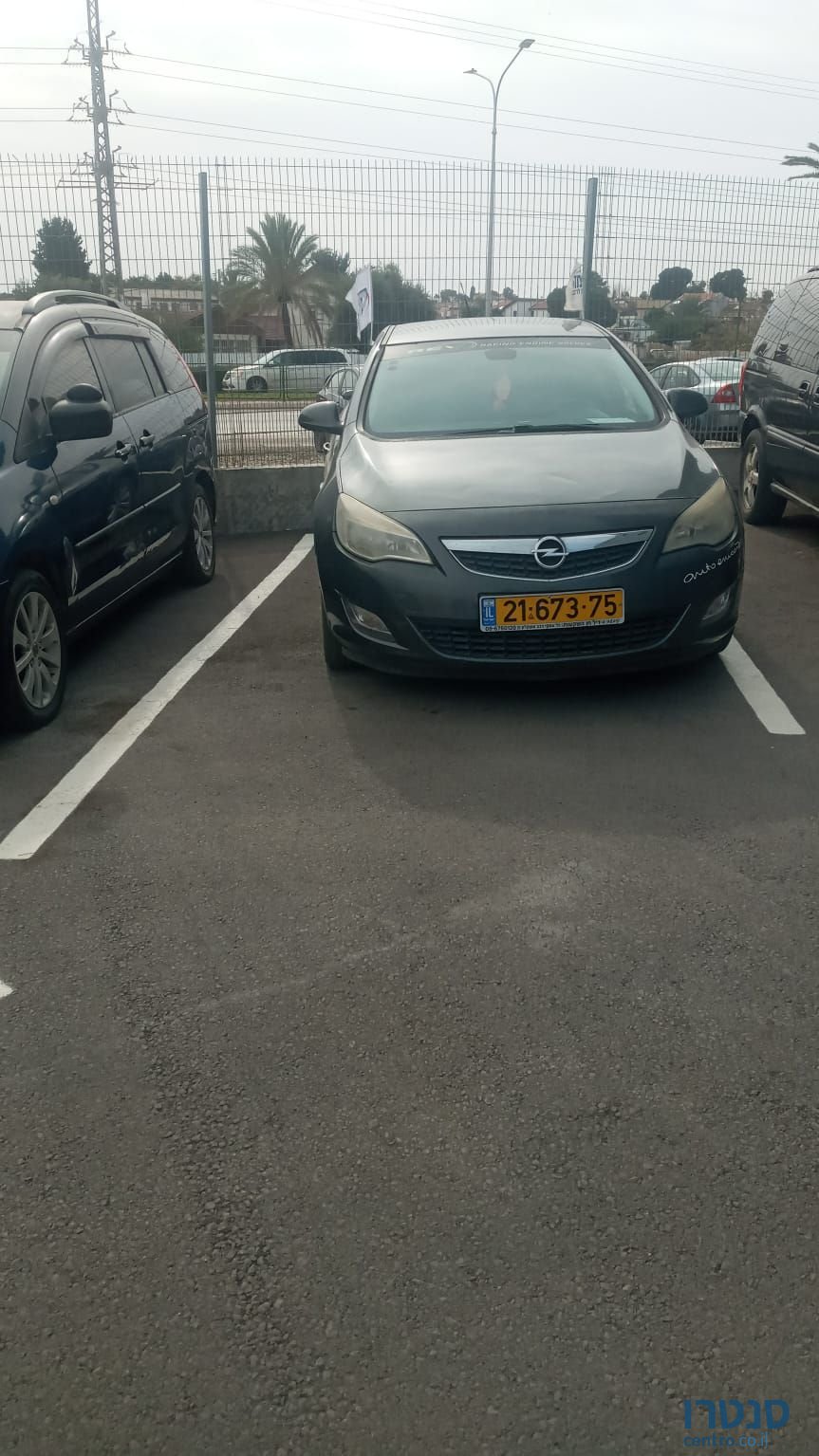 2011' Opel Astra אופל אסטרה photo #1