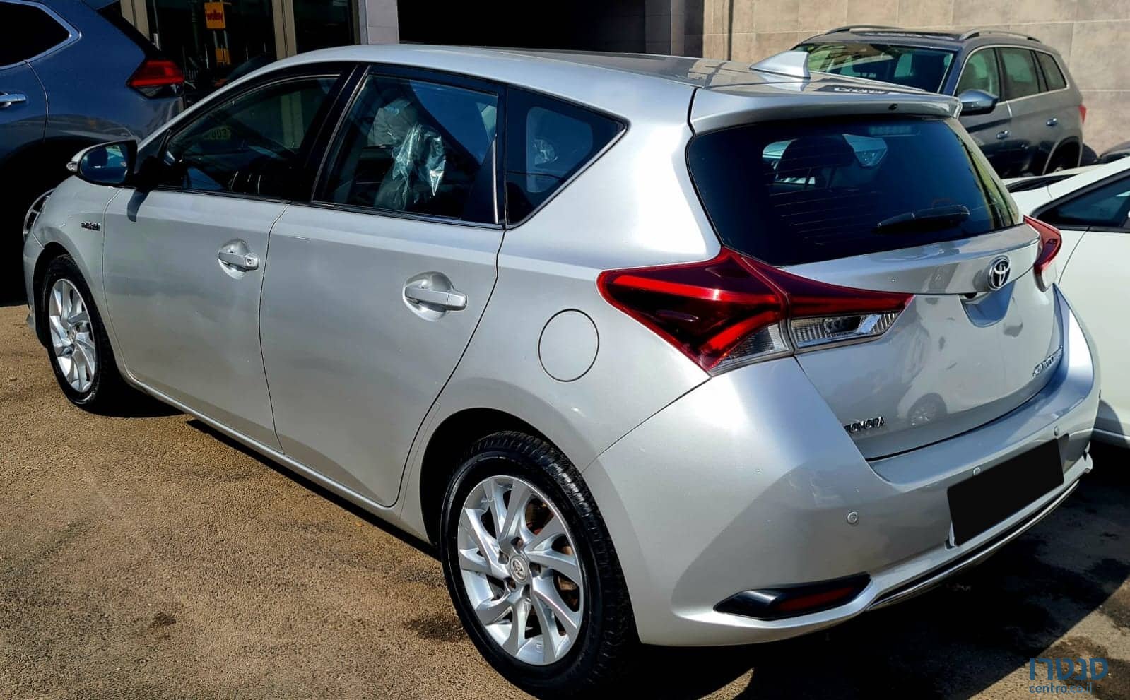 2016' Toyota Auris photo #4