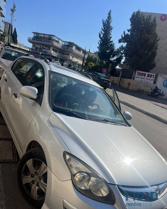 2011' Hyundai i30 יונדאי photo #6