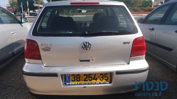 2002' Volkswagen Polo photo #2
