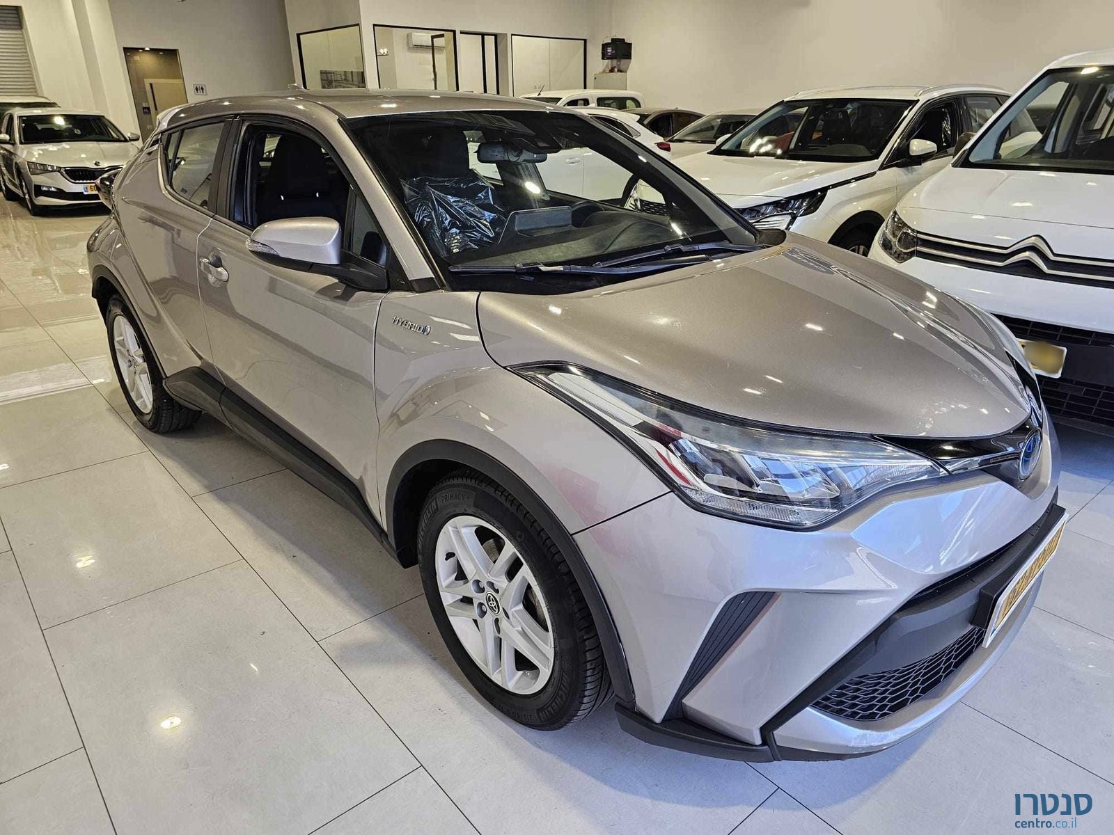 2021' Toyota C-HR photo #2