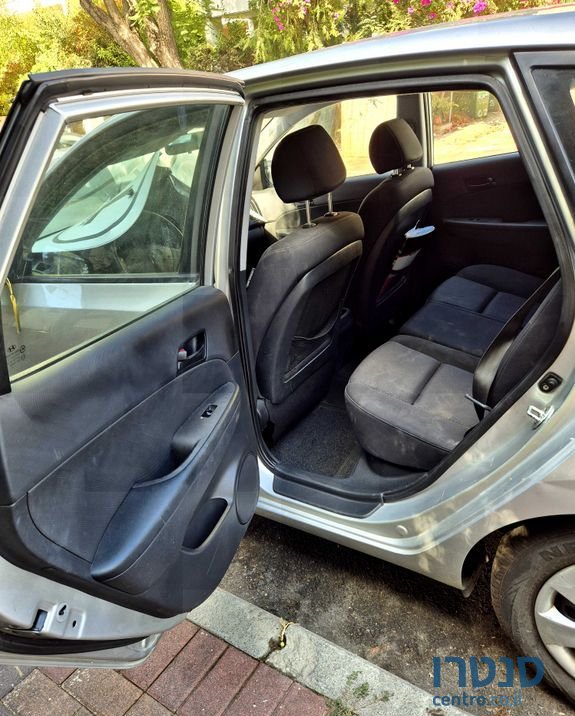 2009' Hyundai i30 יונדאי photo #2