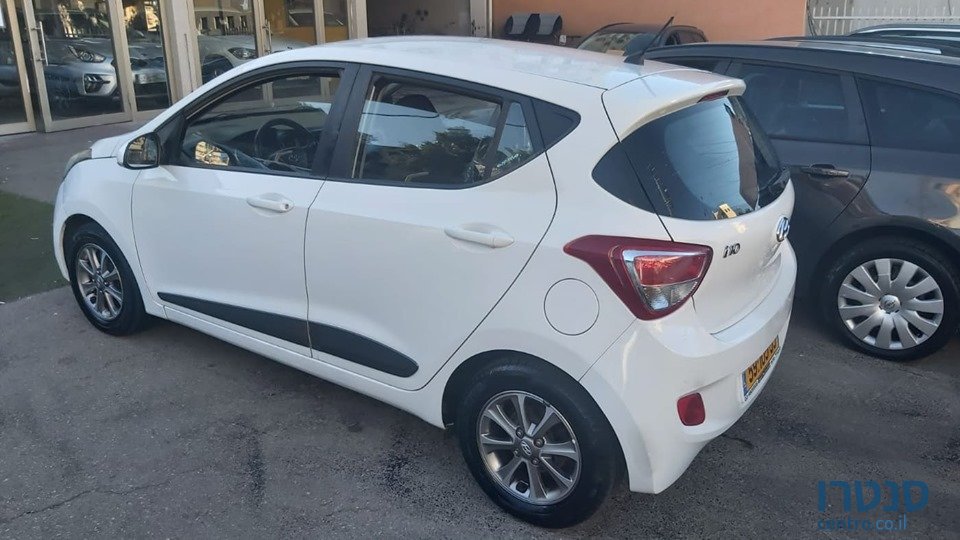 2017' Hyundai i10 photo #2