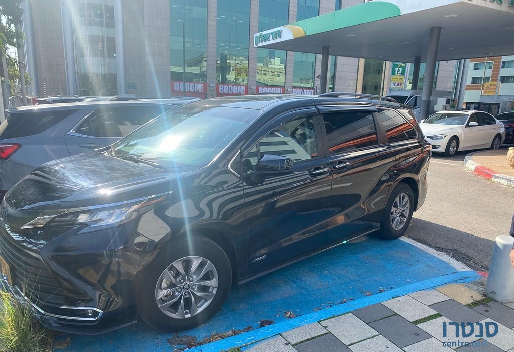 2022' Toyota Sienna טויוטה סיינה photo #3