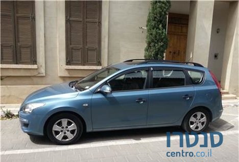 2010' Hyundai i30 cw photo #2