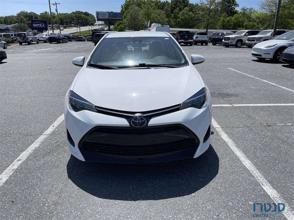 2019' Toyota Corolla LE photo #1
