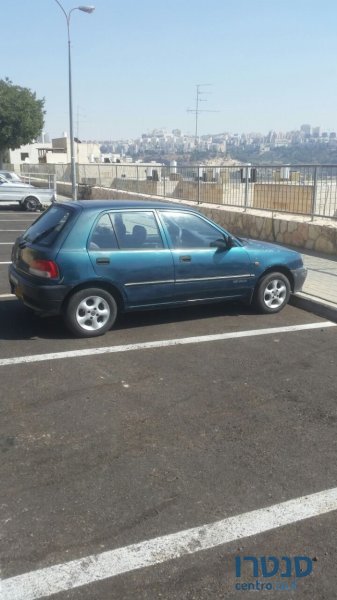 1999' Daihatsu Charade photo #1