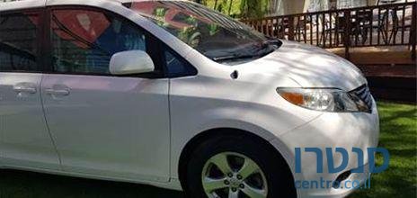 2012' Toyota Sienna טויוטה סיינה photo #3