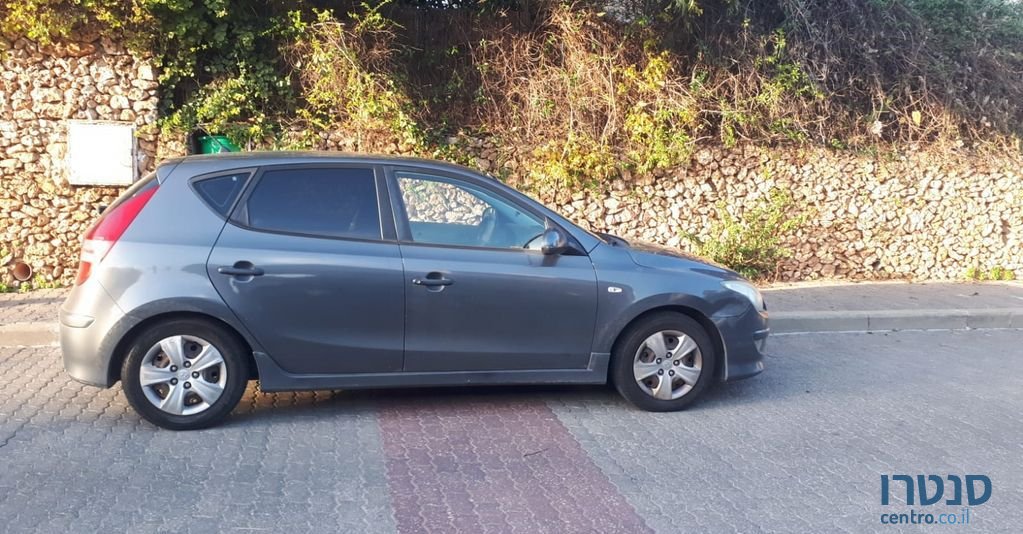 2011' Hyundai i30 יונדאי photo #2
