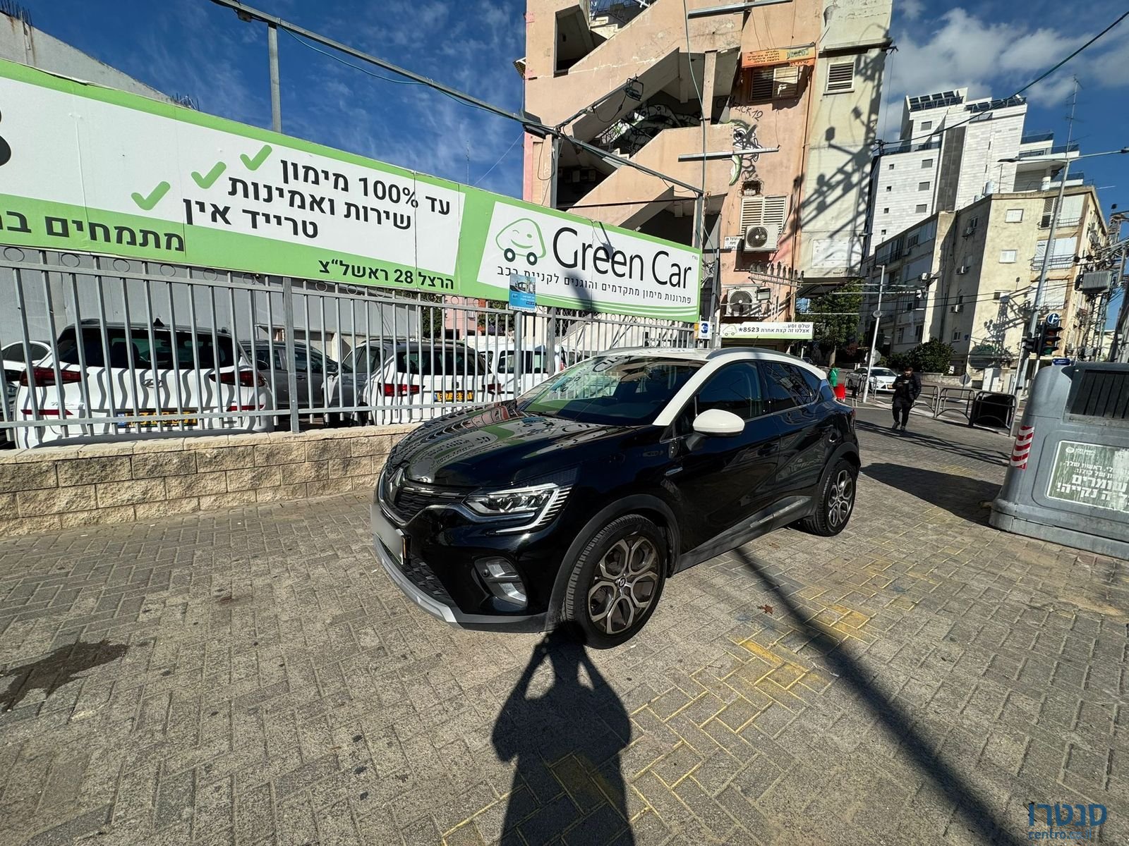 2021' Renault Captur photo #2