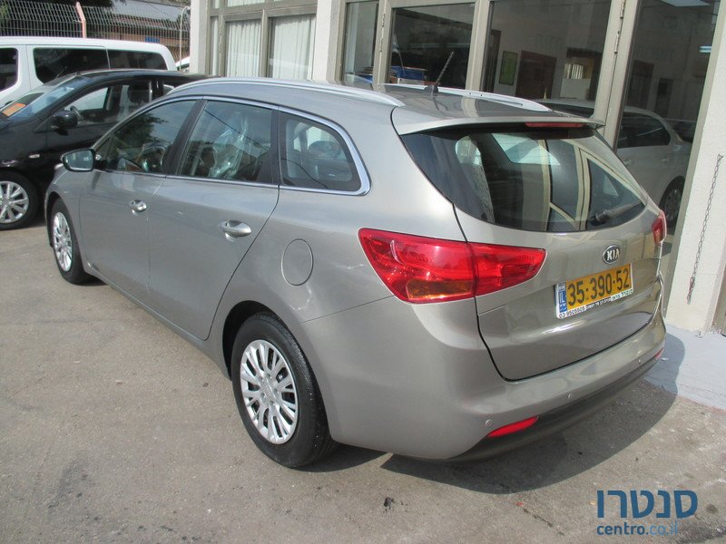 2013' Kia Ceed photo #2