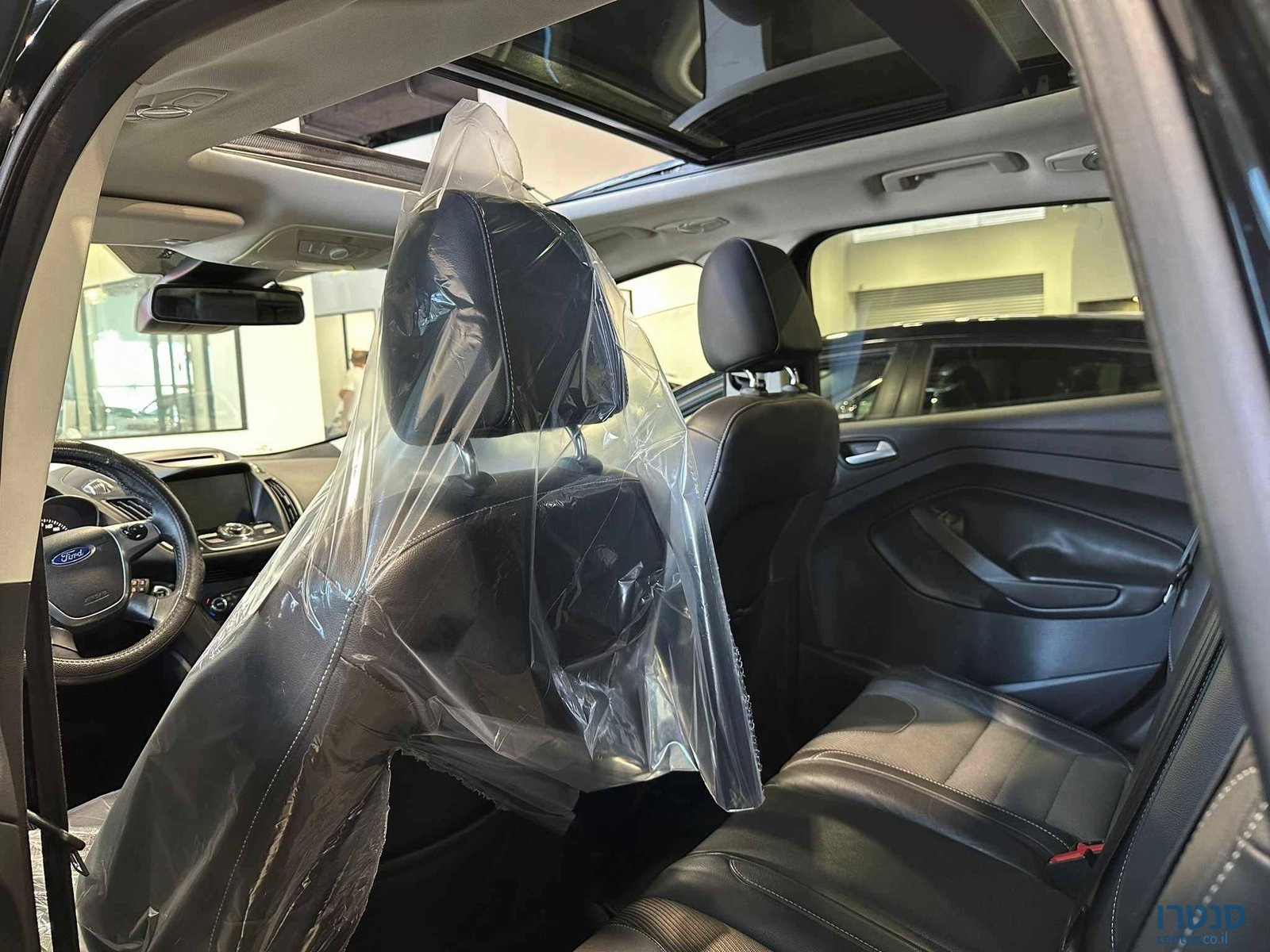 2017' Ford Kuga photo #6