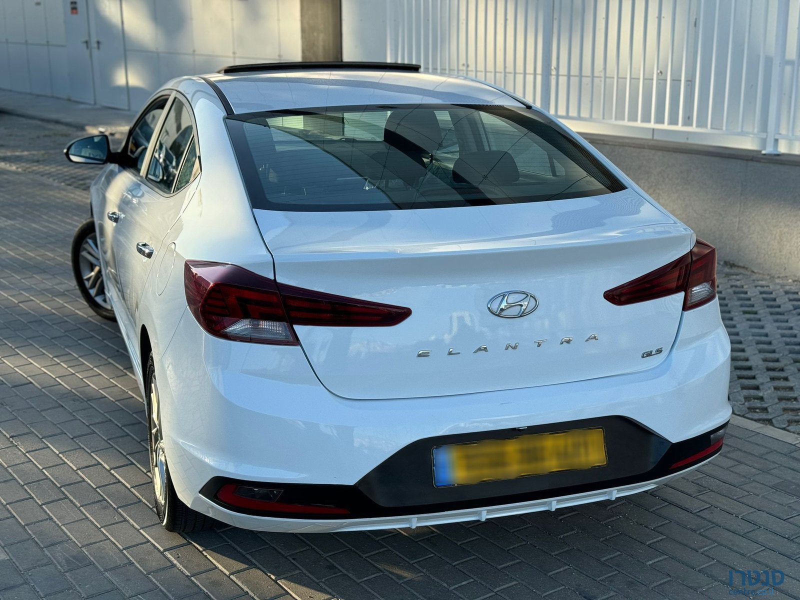 2020' Hyundai Elantra photo #3