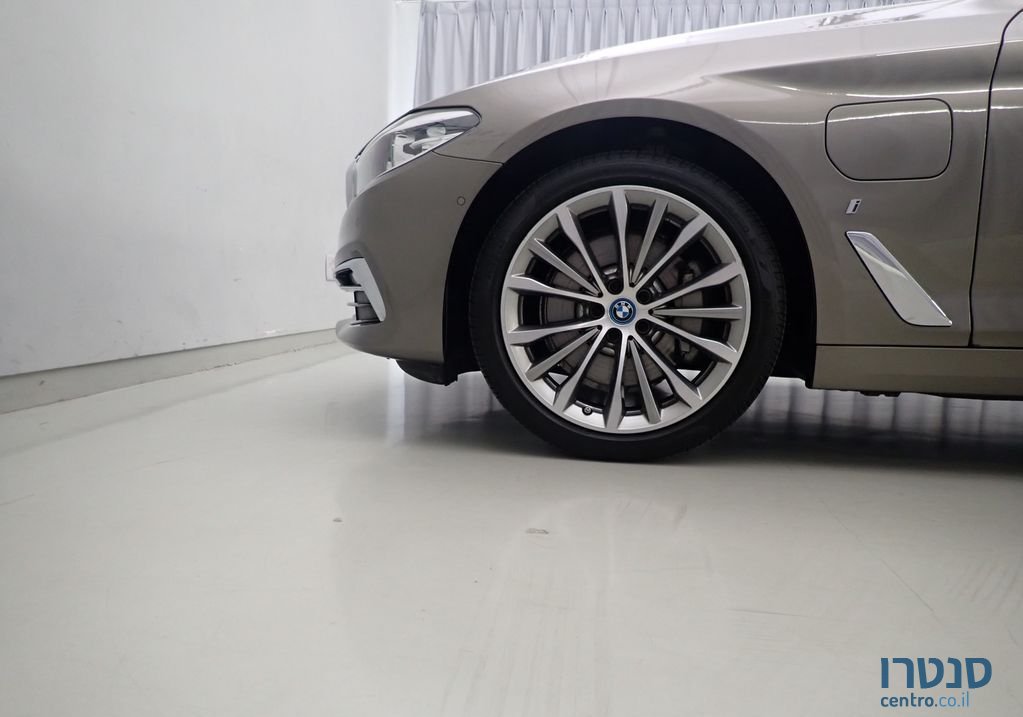 2019' BMW 5 Series ב.מ.וו סדרה 5 photo #6