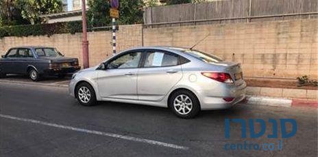 2011' Hyundai i25 יונדאי photo #1