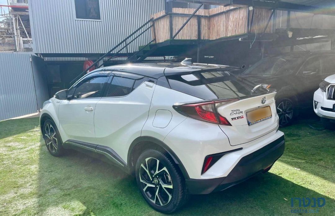 2020' Toyota C-HR טויוטה photo #4