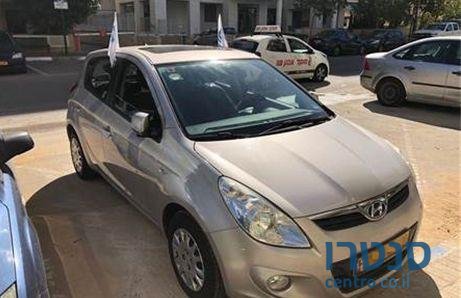 2011' Hyundai i20 i20 יונדאי photo #3