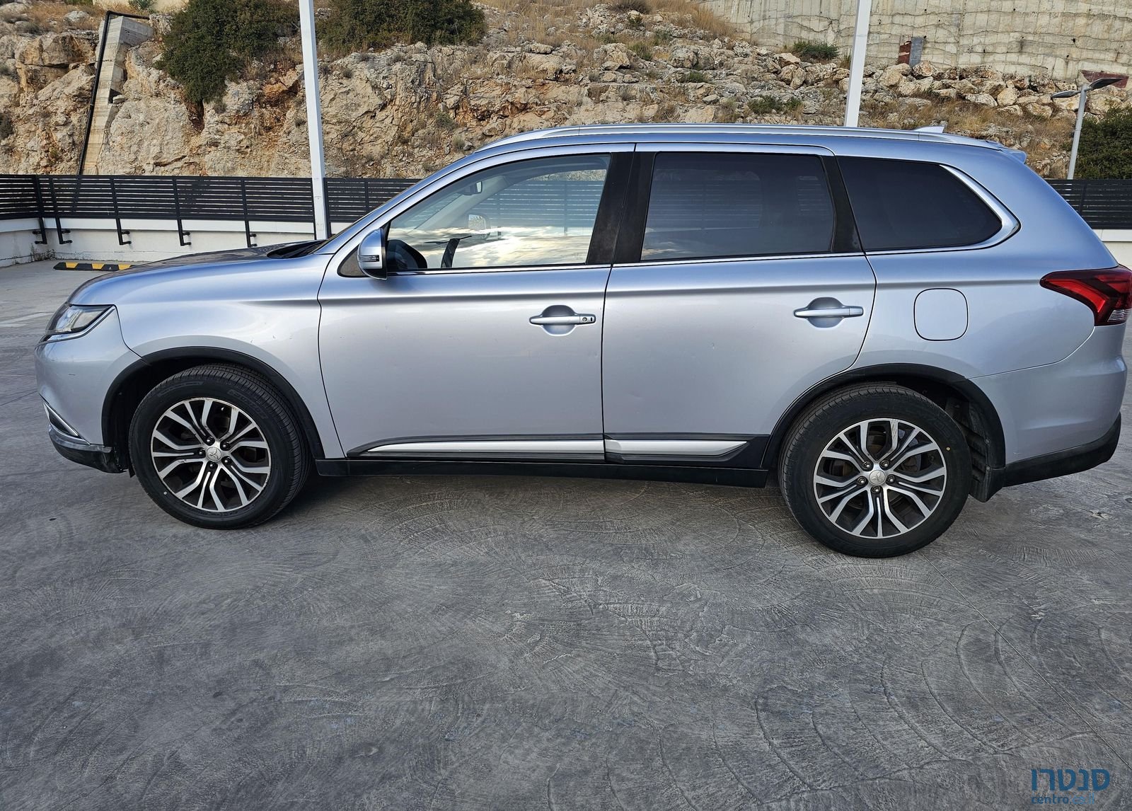 2017' Mitsubishi Outlander מיצובישי אאוטלנדר photo #5