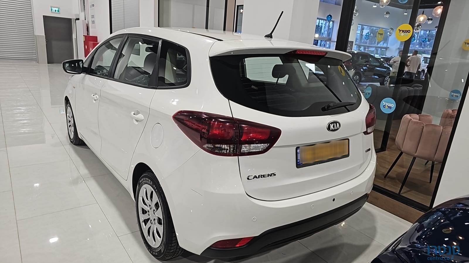 2017' Kia Carens photo #3