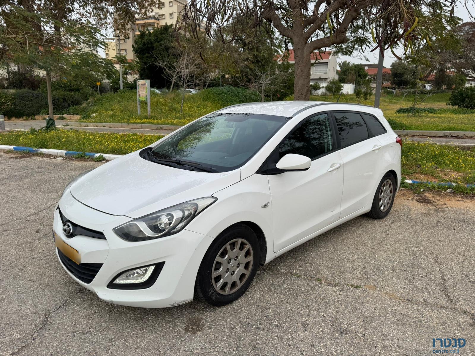 2014' Hyundai i30 CW photo #1
