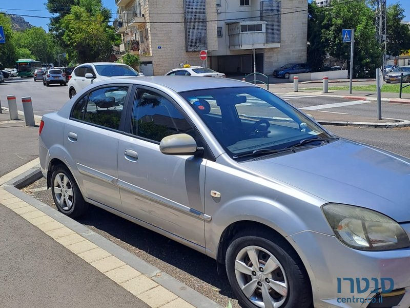 2010' Kia Rio photo #1