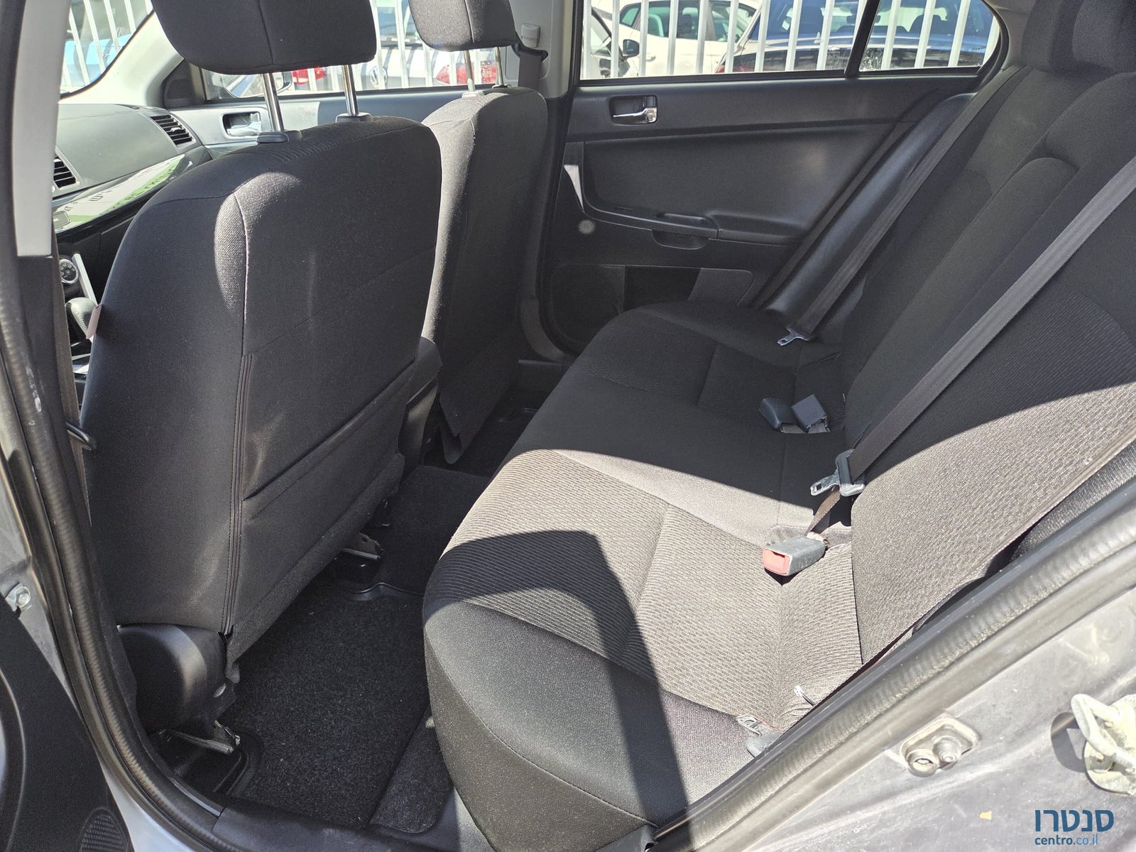 2017' Mitsubishi Lancer photo #3