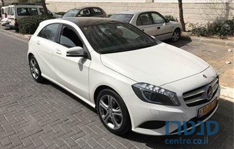 2014' Mercedes-Benz A Class Urban180‏ photo #3