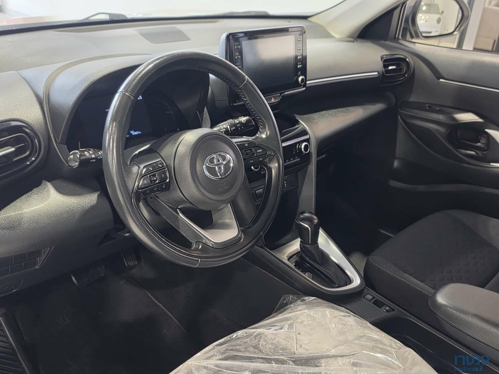 2023' Toyota Yaris Cross photo #5