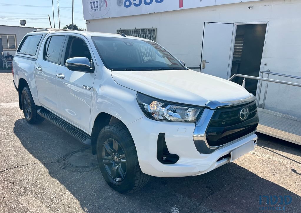 2020' Toyota Hilux טויוטה היילקס photo #2
