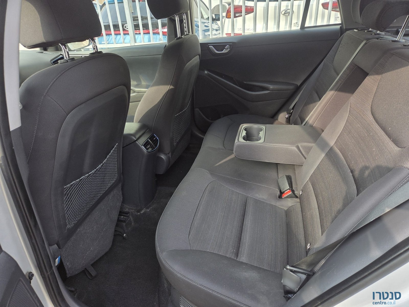 2017' Hyundai Ioniq photo #3