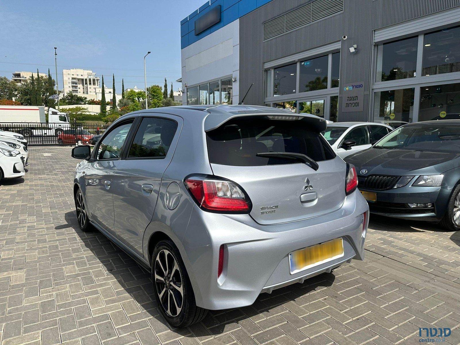 2020' Mitsubishi Space Star photo #4