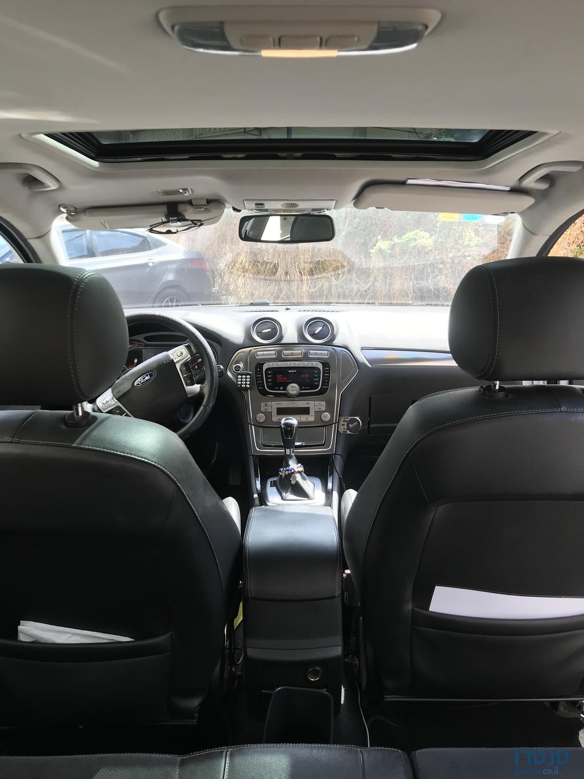 2010' Ford Mondeo Titanium photo #6