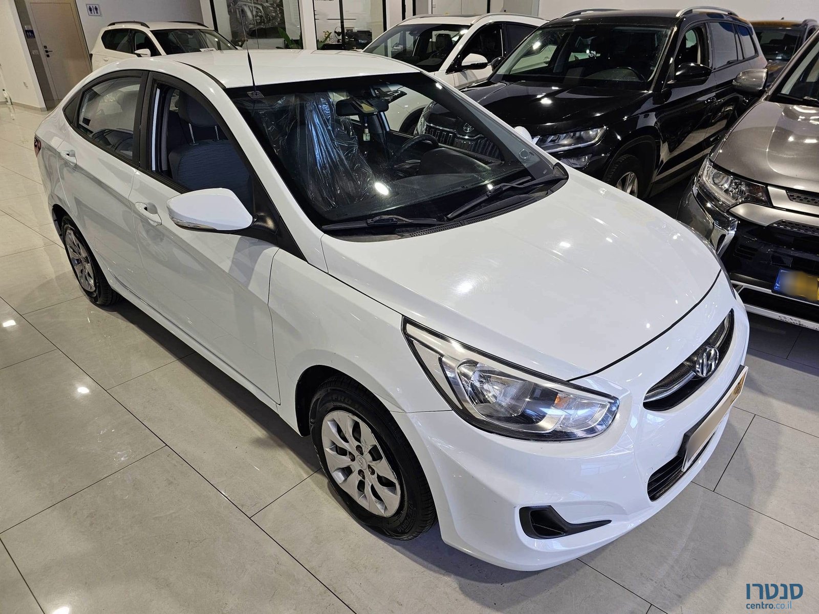 2015' Hyundai i25 photo #2