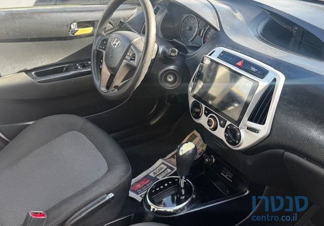 2013' Hyundai i20 יונדאי photo #2