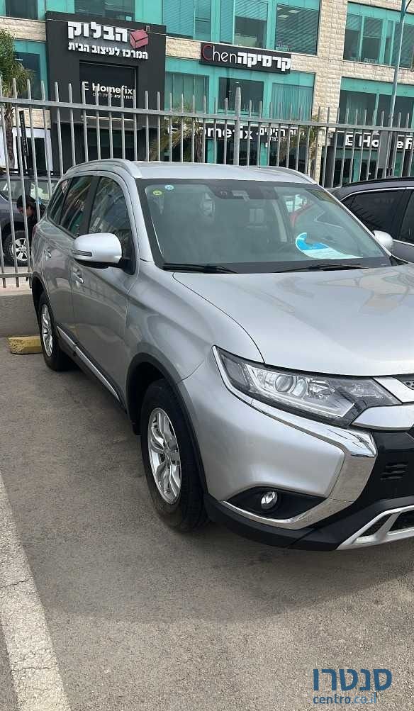 2020' Mitsubishi Outlander מיצובישי אאוטלנדר photo #2