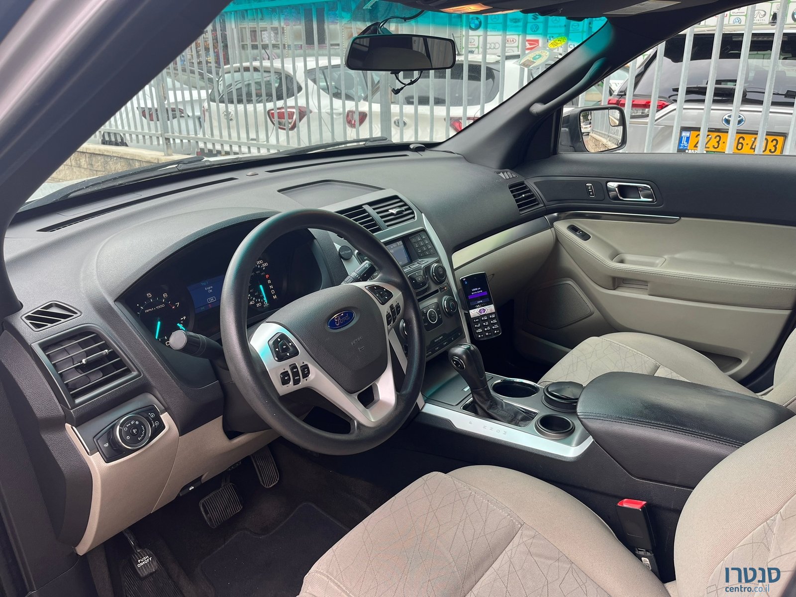 2014' Ford Explorer photo #3