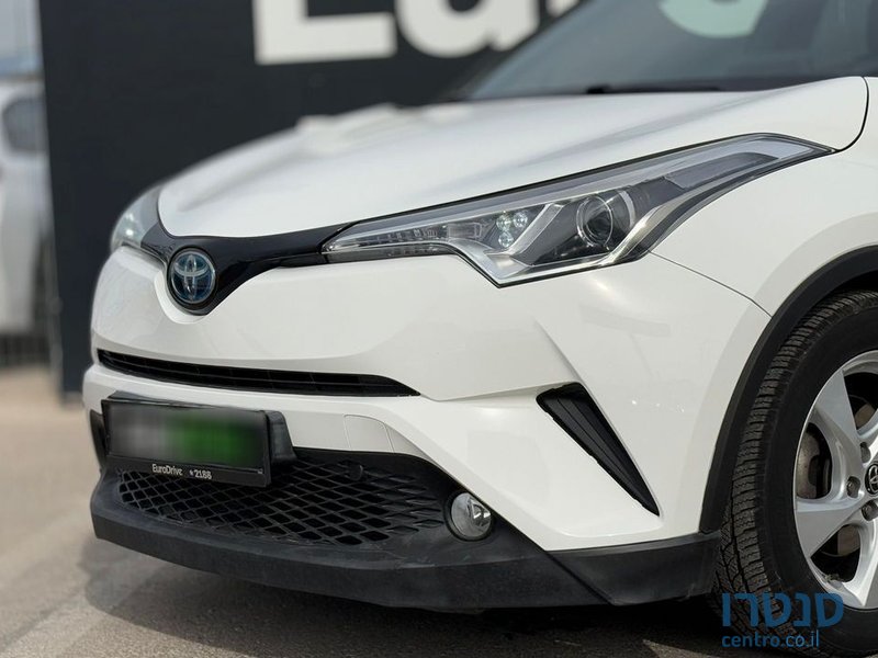 2018' Toyota C-HR טויוטה photo #2