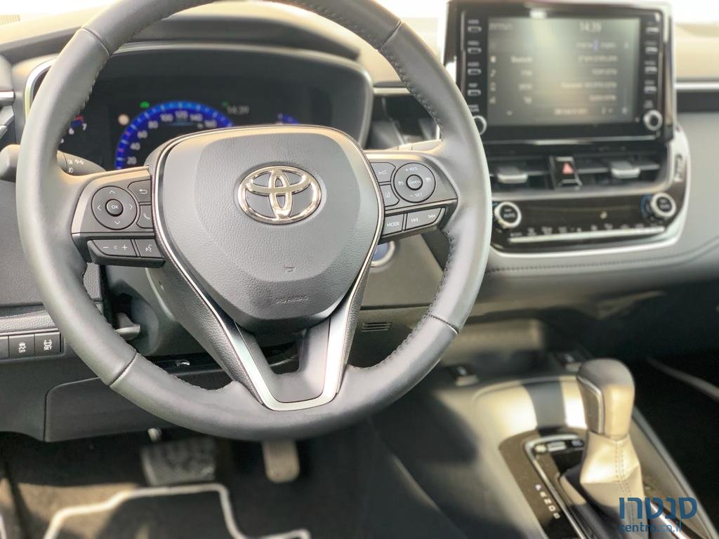 2020' Toyota Corolla photo #5