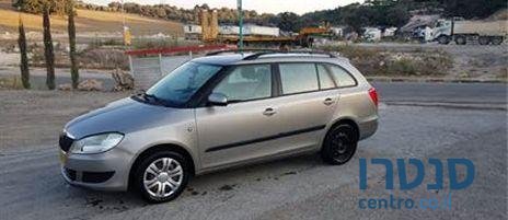 2011' Skoda Fabia סקודה פביה photo #2