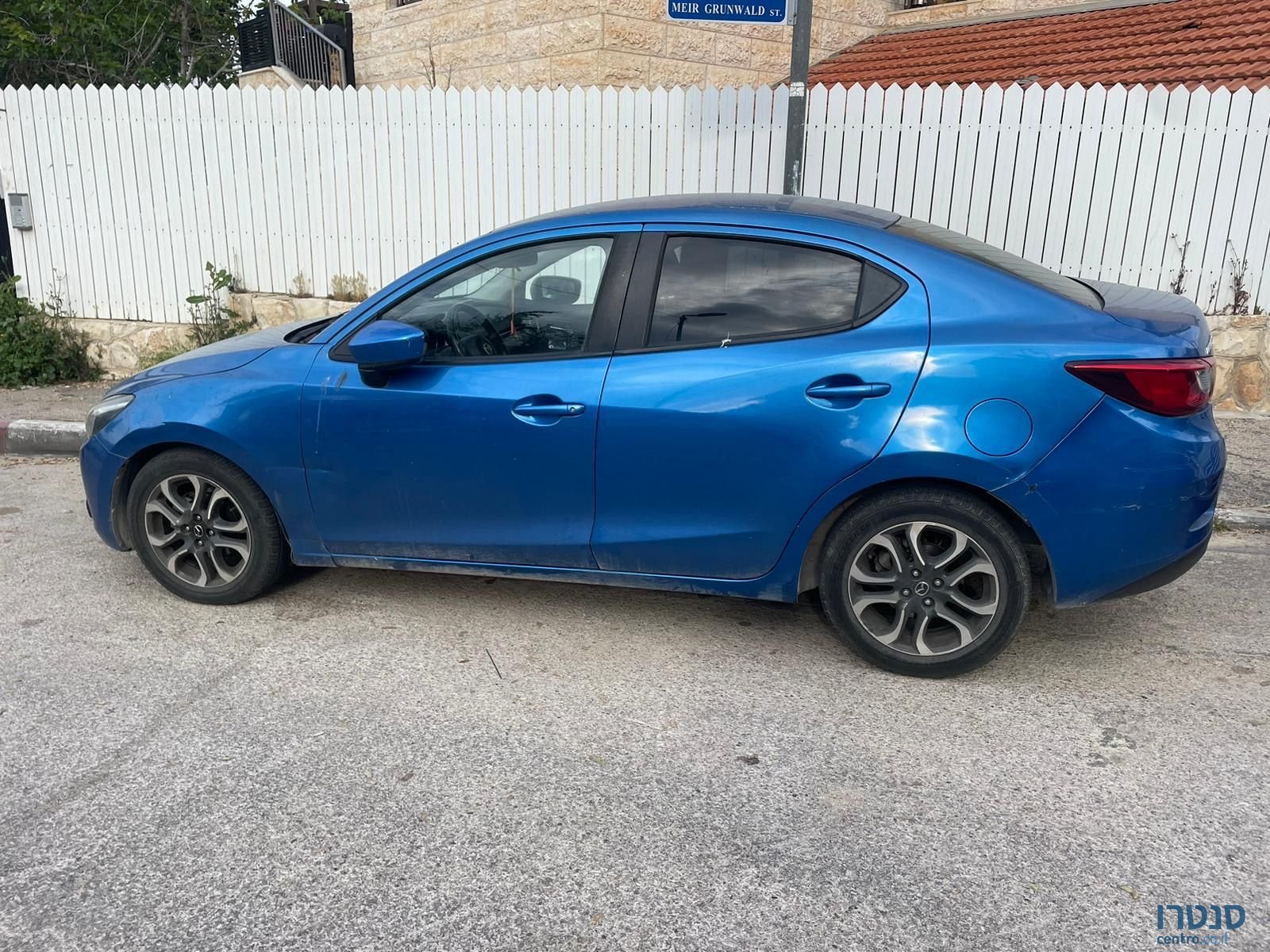 2015' Mazda 2 מאזדה 2 דמיו photo #1