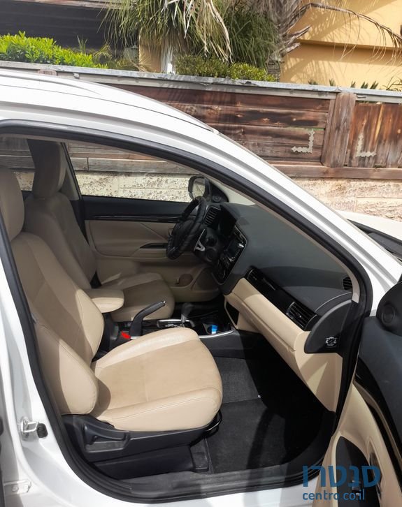2017' Mitsubishi Outlander מיצובישי אאוטלנדר photo #6