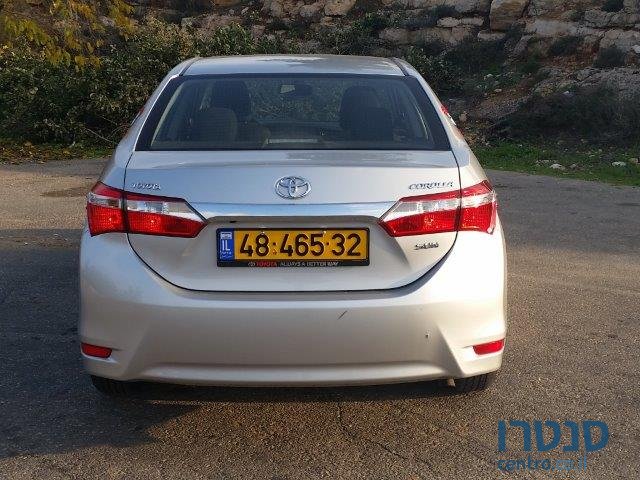 2015' Toyota Corolla photo #2