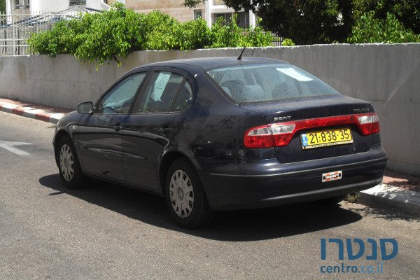 2001' SEAT Toledo photo #3