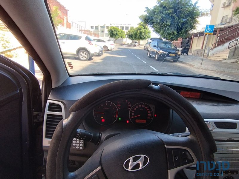 2010' Hyundai i20 יונדאי photo #3