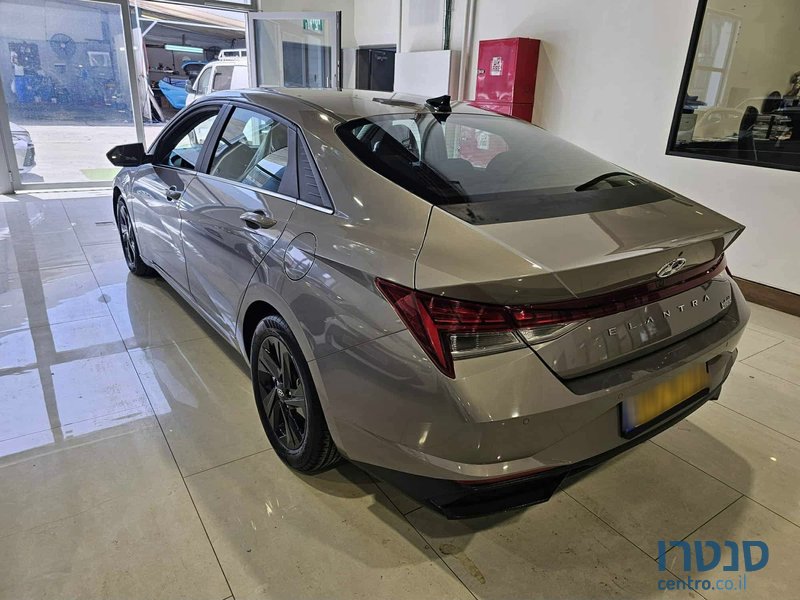 2022' Hyundai Elantra photo #4